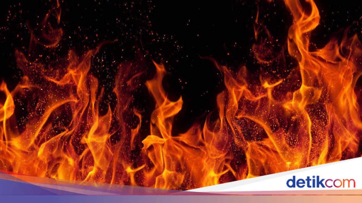 Kapal Nelayan Terbakar di Belawan, 3 Orang Tewas-5 Hilang