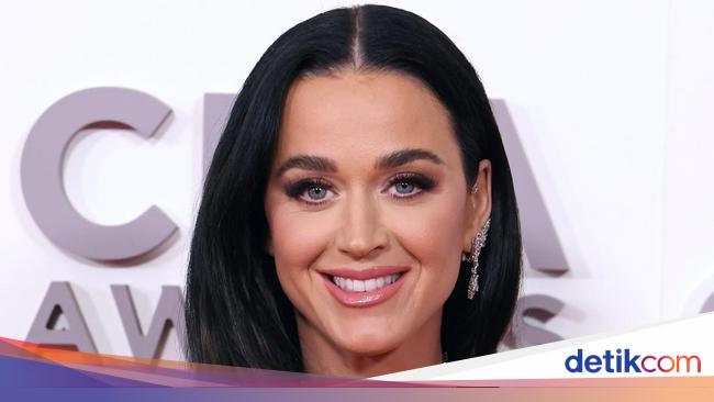 Katy Perry Menyesal Tolak Kerja Sama dengan Billie Eilish