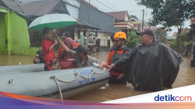 Banjir di Makassar Sulsel Rendam 13 Kelurahan, 598 Jiwa Mengungsi