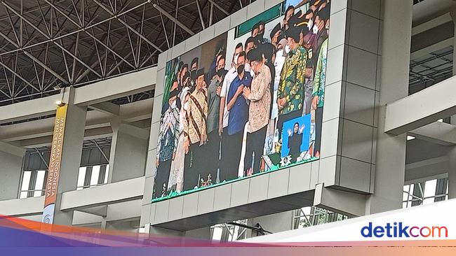 Didampingi Iriana, Jokowi Hadiri Muktamar Muhammadiyah di Solo