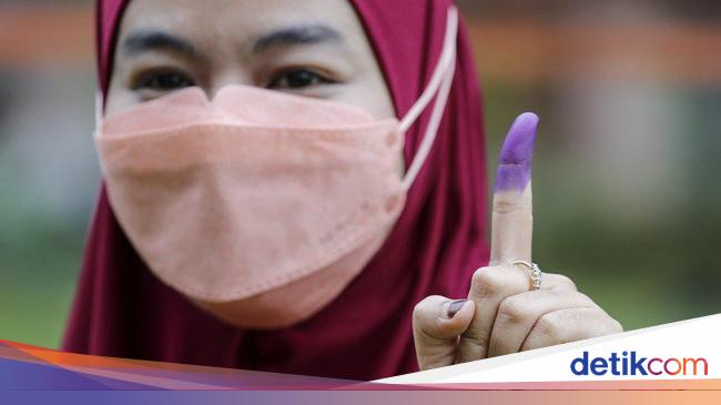 Warga Antre Sampai 2 Jam untuk Gunakan Hak Pilih dalam Pemilu Malaysia