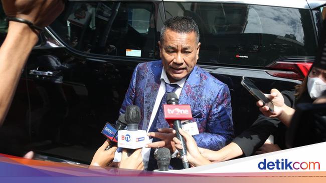 Hotman Paris Bawa Kabar Duka Penyebab Tak Bisa Hadiri Pernikahan Kaesang-Erina