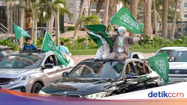 King Salman announces national holiday after Saudi Arabia wipes out Argentina