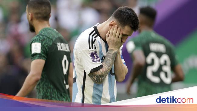 Argentina beaten by Saudi Arabia, France celebrating the goal