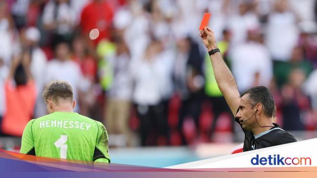 Wales goalkeeper attacks Iranian players, first red card at the 2022 World Cup