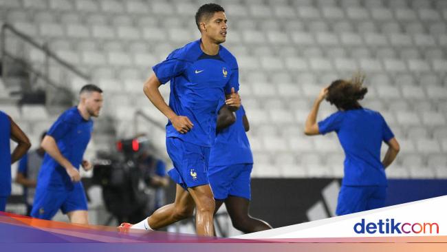 The France-Denmark formation: Varane Starter