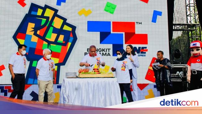 JNE Rayakan HUT Ke-32 dengan Kobarkan Semangat Bangkit Bersama