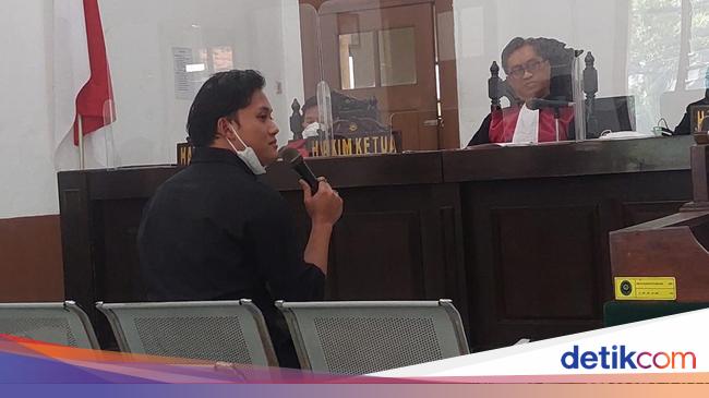 Sule-Rizky Febian Bersaksi di Sidang