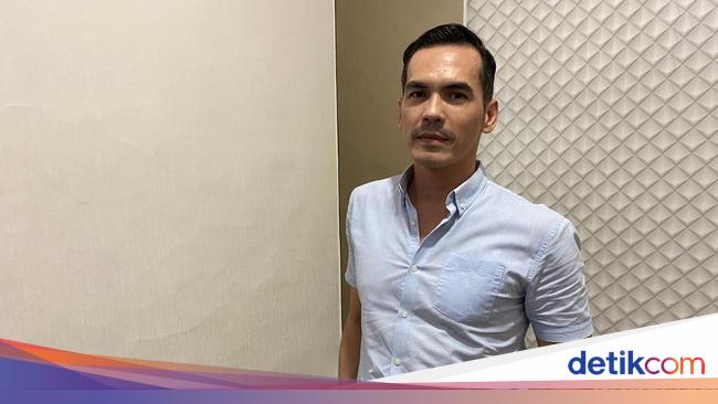 Atalarik Syah Pikir-pikir Nikah Lagi, Hidup Sudah Tenang Punya Suster dan ART