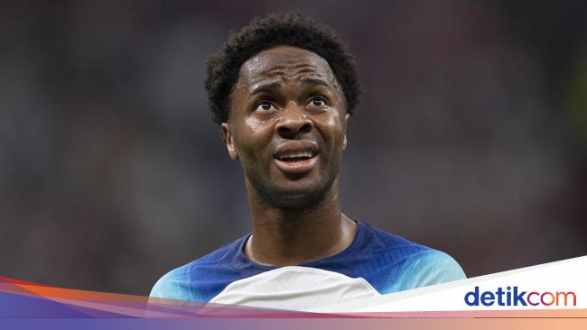 Does Raheem Sterling want to return to the England national team at the 2022 World Cup?