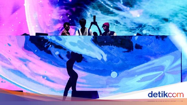 Weird Genius Gebrak DWP 2022 Hari Kedua, Tampilkan Tarian Bali