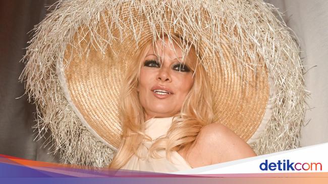 Pamela Anderson Benci Serial Pam & Tommy Tapi Maafkan Lily James