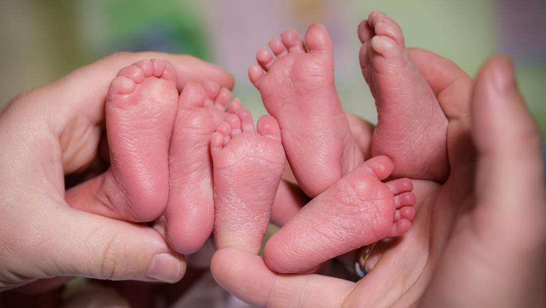 Cerita Bunda Melahirkan 4 Bayi Kembar Identik, Kejadian Langka 1 dari 15 Juta Kehamilan