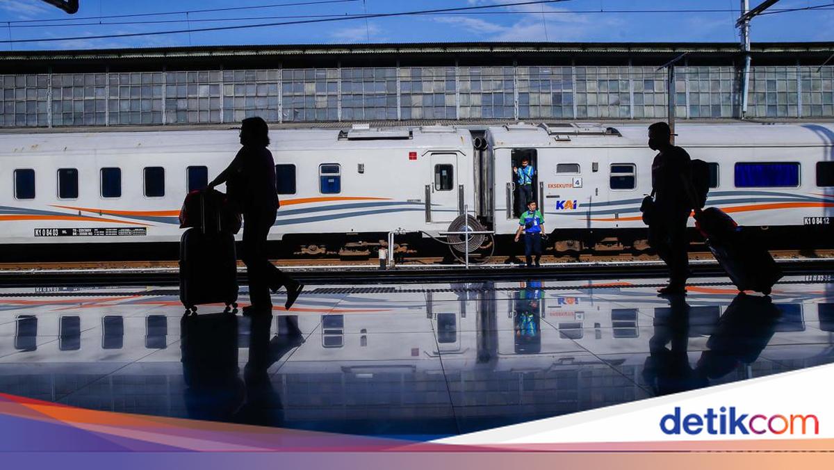 KA Anjlok di Stasiun Pasar Senen, 6 Perjalanan Kereta Terlambat