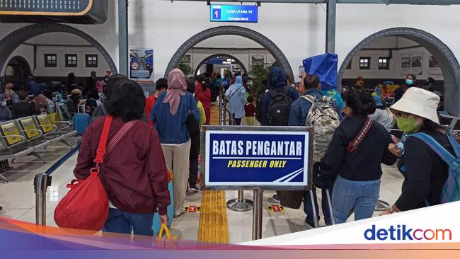 H-1 Natal, 36.100 Penumpang Berangkat dari Stasiun Gambir-Pasar Senen