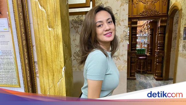 Yeyen Lidya Tak Ada Target, Berharap Masih Bisa Kerja di Industri Hiburan