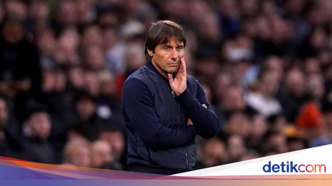 Para Pemain Mau Pocchetino In, Conte Out