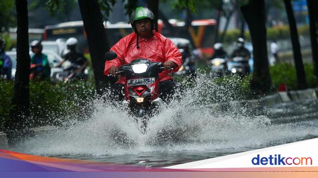 5 Jalan di Jakarta Tergenang, Tertinggi Capai 40 Cm