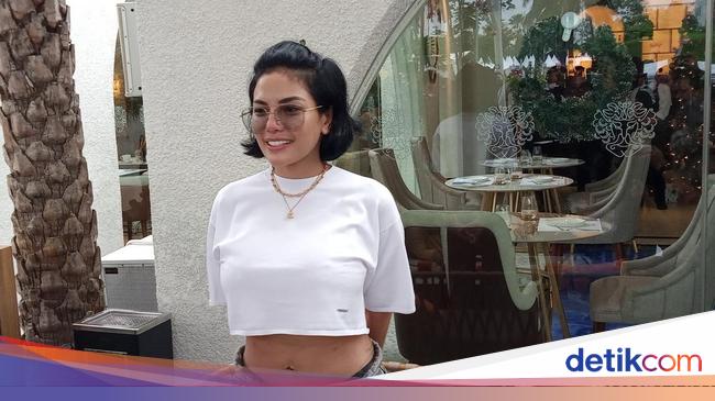 Nikita Mirzani Sentil Nindy Ayunda Suruh Ajak Dito Mahendra Pulang