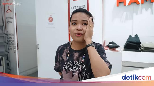 Cerita Pramuniaga di Mal Saat Jokowi Beli Baju 'Boyband' Bareng Menteri