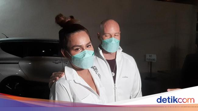 Kondisi Indra Bekti Membaik, Melaney Ricardo: Sesuatu yang Harus Dirayakan