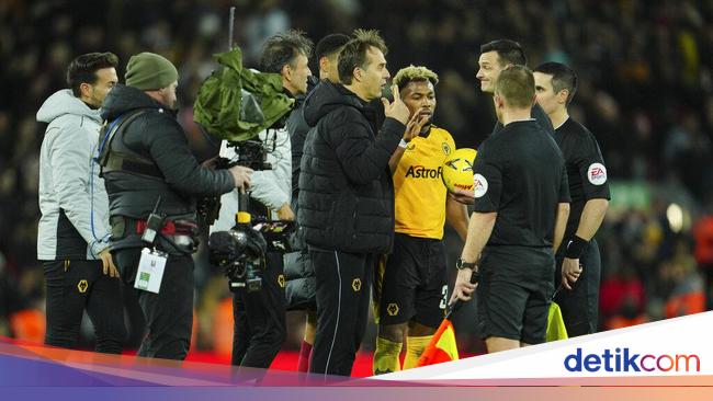 Drama Offside, Mantan Bek Liverpool pun Bela Wolves