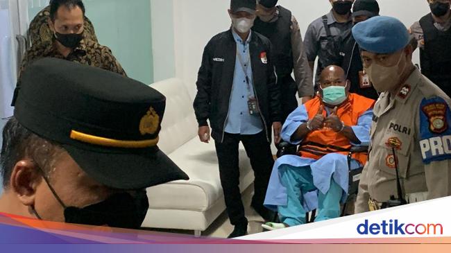 Apa Kabar Setoran Tunai Rp 560 M untuk Judi Kasino Usai Lukas Enembe Ditahan?