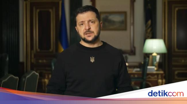 Zelensky Bicara 'Perang' ke Rusia Usai Serangan Pesawat Tak Berawak Moskow