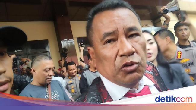 Hotman Paris Sebut Ferry Irawan Minta Duit Polisi Buat Pulang ke Jakarta