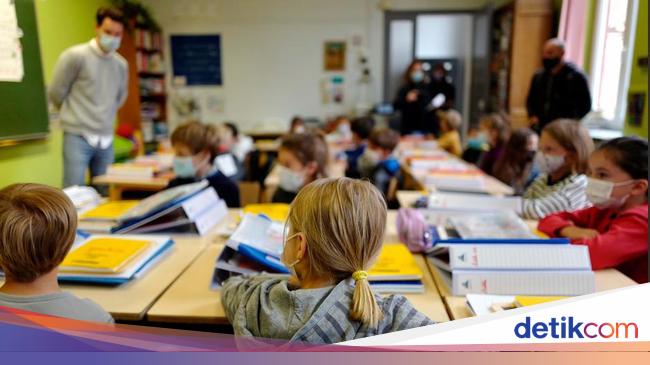 Atasi Kesenjangan, Prancis Ingin Berlakukan Kembali Seragam Sekolah