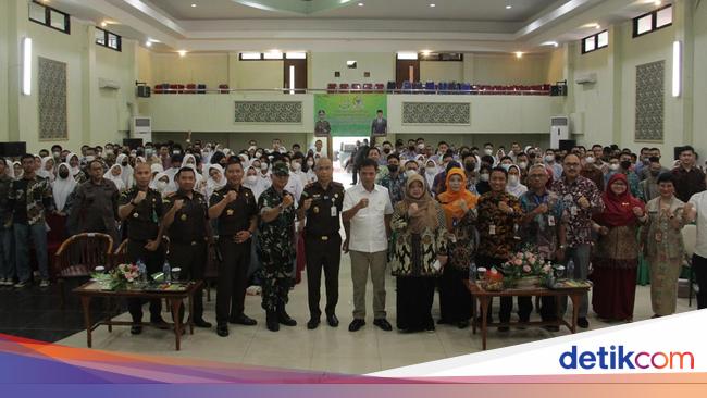 Cegah Penyebaran Hoax, Kejati DKI dan Komisi III DPR RI Datangi Sekolah