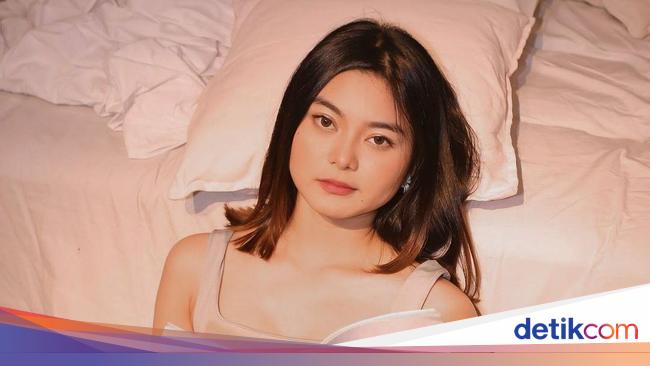 Cesen Eks JKT48 Sedih Buah Hatinya Disebut Anak Haram