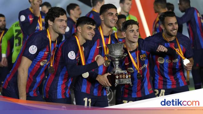 Laporta Tenangkan Fans Barcelona Terkait Isu Suap