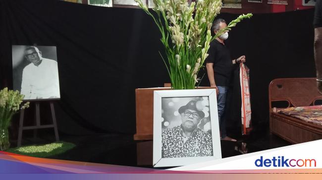 Nano Riantiarno yang Tak Pernah Kenal 'Titik'