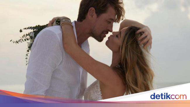 Istri Peter Crouch Buka-bukaan soal Urusan Ranjang: Gol di Malam Pertama