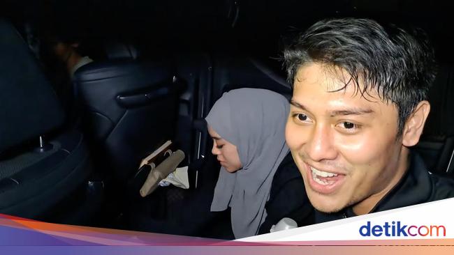 Tampil Mesra, Rizky Billar Klarifikasi Isu Keretakan Rumah Tangga