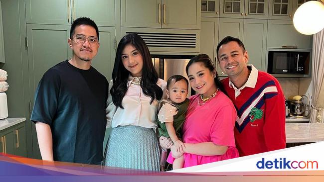 Kaki Nagita Slavina Bikin Salfok saat Foto Bareng Kaesang dan Erina