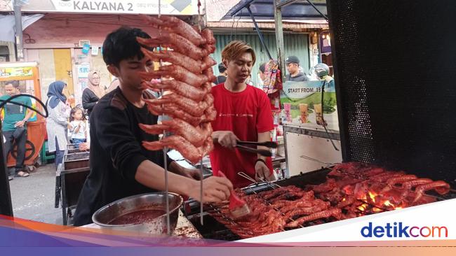 Kulineran Malam di Pasar Lama Tangerang, Ada Apa Saja?
