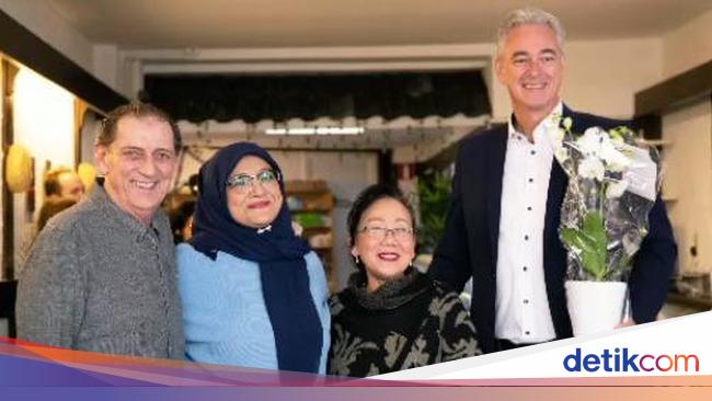 Fenny Bauty Nikmati Masa Tua di Belanda Bareng Suami, Kini Jual Masakan Padang