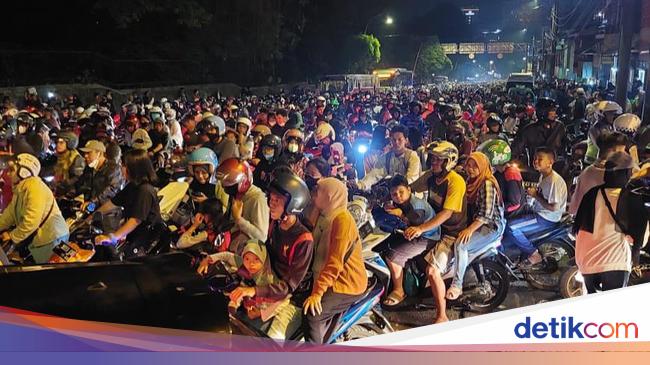 Warga Tumpah Ruah di Festival Cap Go Meh, Jalanan Kota Bogor Macet