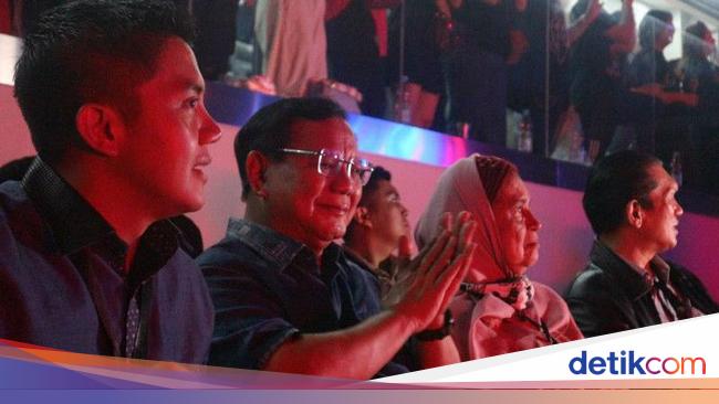 Prabowo hingga Anies Nonton Konser Dewa 19 di JIS