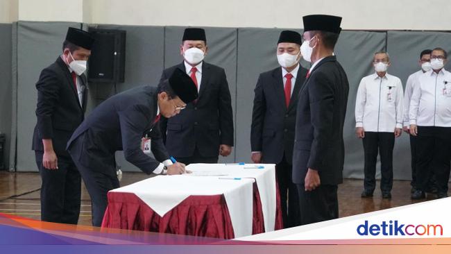 KPK Resmi Lantik 21 Penyidik dan Penyelidik Baru