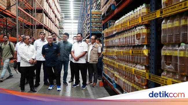 Zulhas Sidak di Marunda, Temukan 500 Ton Minyakita Ditimbun Produsen