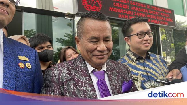 Pengakuan Hotman Paris Pernah Ingin Bunuh Diri Pakai Obat Nyamuk