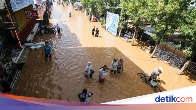 Banjir Rendam 8.600 Rumah di Pasuruan, Ketinggian Air Capai 1,5 Meter