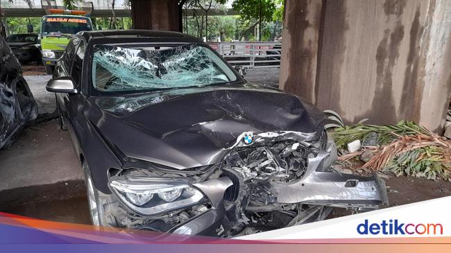 Horor BMW Melaju Lawan Arah Berujung Hilang Nyawa Pemotor