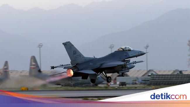 Jet Tempur F-16 di Ukraina Bak 'Burung Dalam Sangkar'