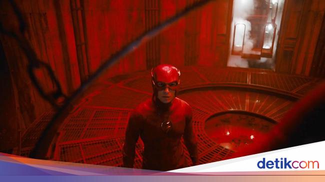 Sutradara The Flash Jawab Kritikan Soal CGI Tak Rapi: Sengaja