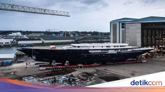 Kapal Layar Rp 7,5 Triliun Milik Jeff Bezos Mulai Melaut