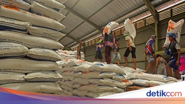 Cadangan Beras RI di Gudang Bulog Menipis, Sisa 280.000 Ton